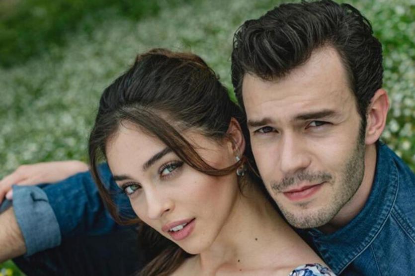Aytaç Şaşmaz ile Cemre Bayselden yeni paylaşım Aileye girdi