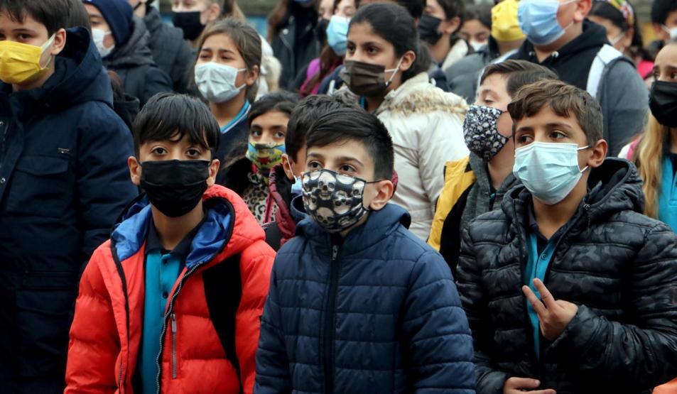 Çocuklarda gribal enfeksiyon arttı, okullarda mutlaka maske takılmalı