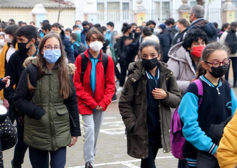 Çocuklarda gribal enfeksiyon arttı, okullarda mutlaka maske takılmalı