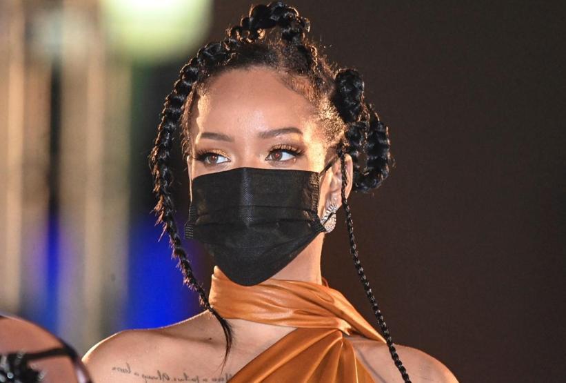 Barbados dünyanın en genç cumhuriyeti oldu: Şarkıcı Rihanna ulusal kahraman ilan edildi