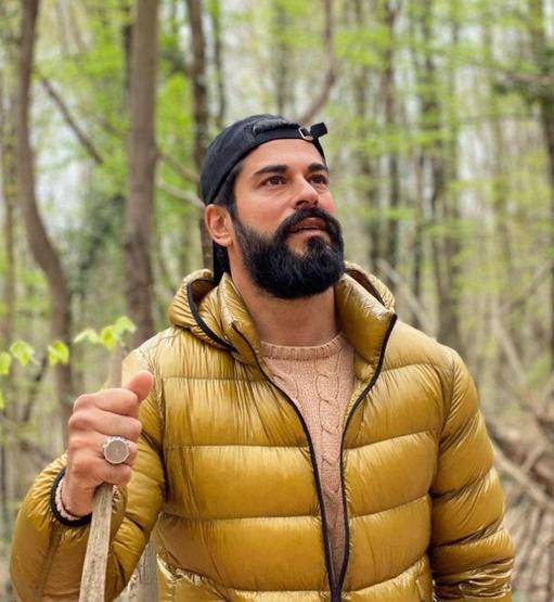 Burak Özçivitten milyonluk Günaydın pozu