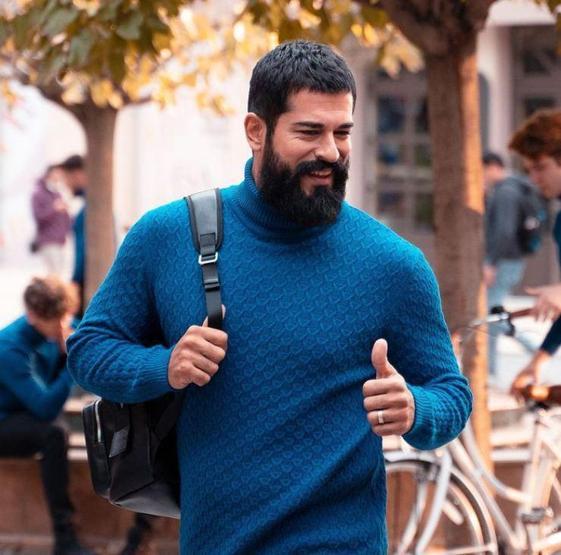 Burak Özçivitten milyonluk Günaydın pozu