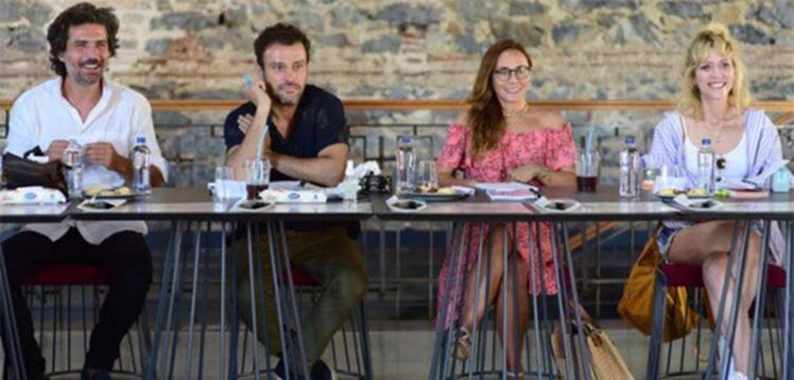 Hazal Türesan görüntülendiğini fark edince panikledi