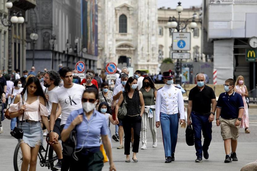 Aşısızlar için süper yeşil pasaport devreye girdi