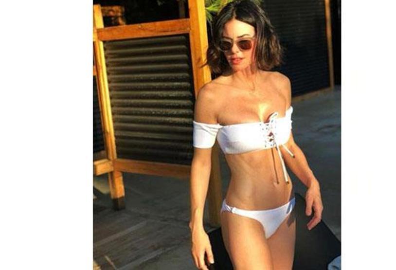 Defne Samyeli tatilde, kızları Altın Kelebekte