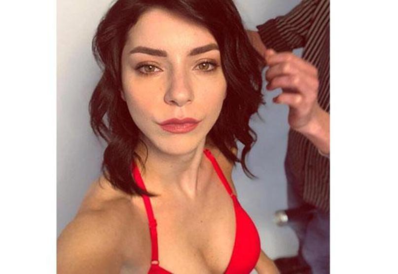 Merve Boluğur makyajsız fotoğrafını paylaştı