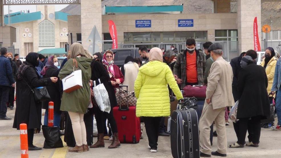 Oteller doldu, esnafın yüzü güldü... Türkiye’ye günlük bin kişi geliyor