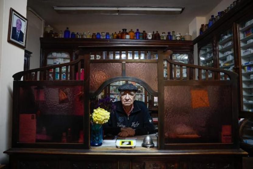 İstanbulda 119 yıllık eczane: İlaçları reçeteye göre hazırlıyor