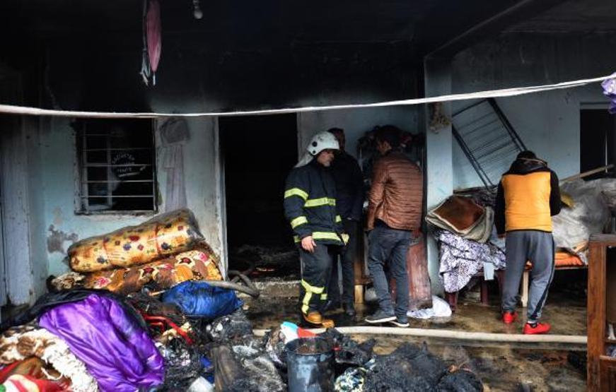 Yangın çıkan evdeki 3 çocuğu komşuları ölümden kurtardı