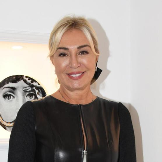 Azra Akın herkesin son dönemde birbirine benzediğini söyledi