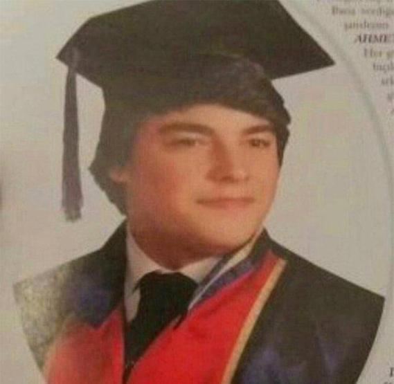Akın Akınözünün yıllar içindeki değişimiyle çok konuşuldu