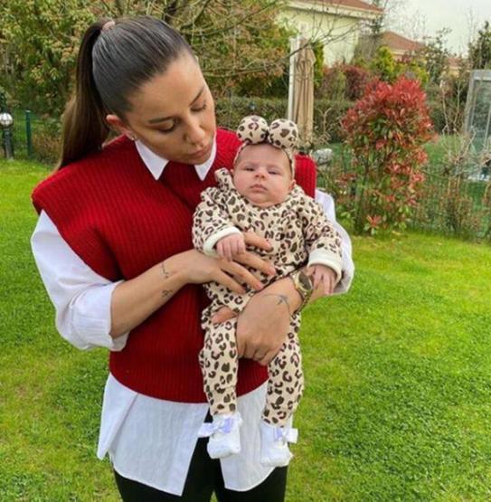 Merve Özbey 2022 sürprizlerini açıkladı