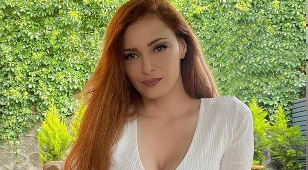 Mine Tugay cesur elbisesiyle dikkat çekti
