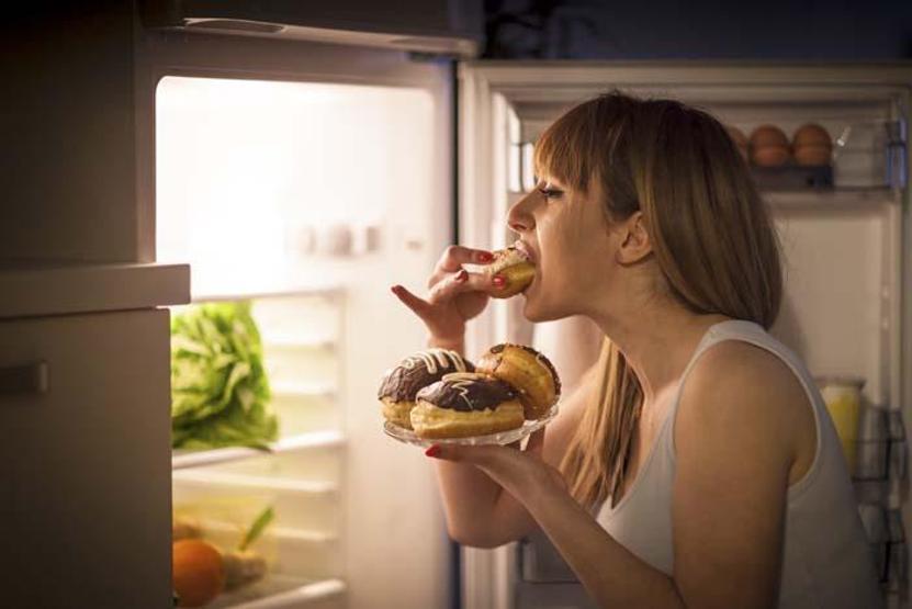 Strese bağlı duygusal yemek yemeyle savaşma yolları