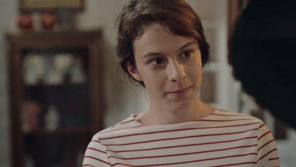 Gizem Katmer file çoraplı pozuyla ortalığı salladı