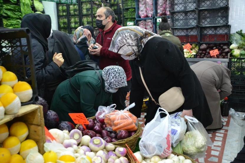 Açılışa özel yapılan indirim izdihama neden oldu