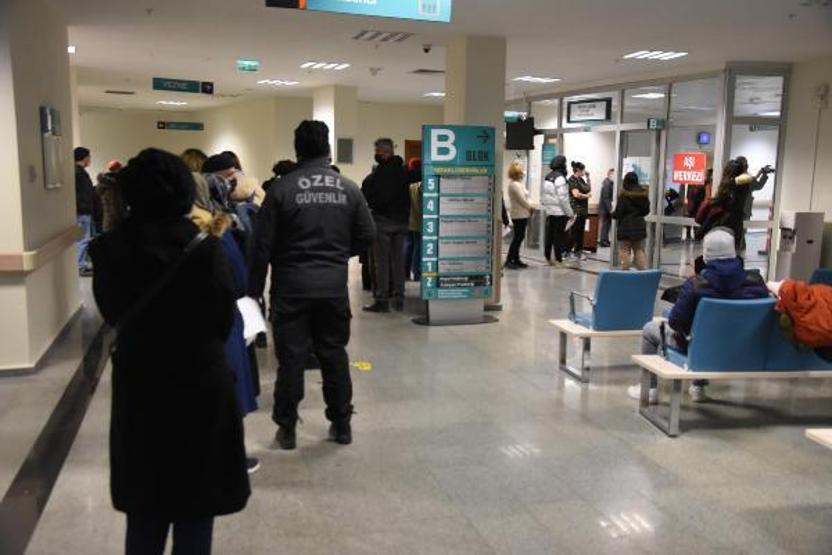 Hastanelerde hatırlatma dozu kuyruğu
