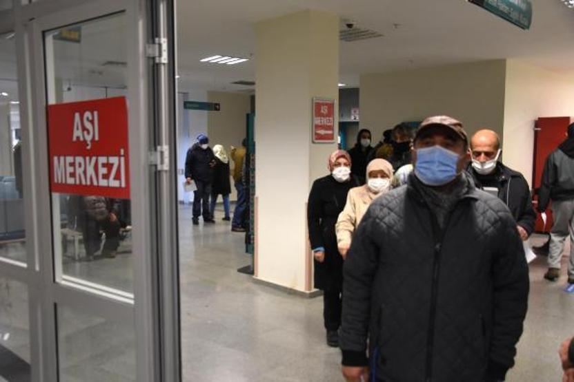 Hastanelerde hatırlatma dozu kuyruğu