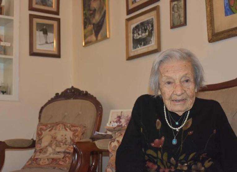 Türkiyenin ilk kadın ortodontisti Ayşe Mayda hayatını kaybetti