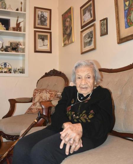 Türkiyenin ilk kadın ortodontisti Ayşe Mayda hayatını kaybetti