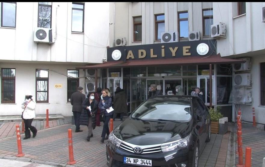 Burak Özçivit set çalışanlarına hakaretten hakim karşısında