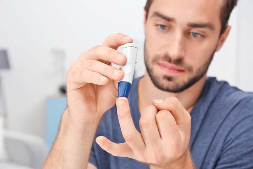 Uzmanından uyarı: Diyabet de ağız ve diş sağlığını olumsuz yönde etkileyebilir