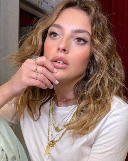 Melis Sezen sözleriyle servet kazandı