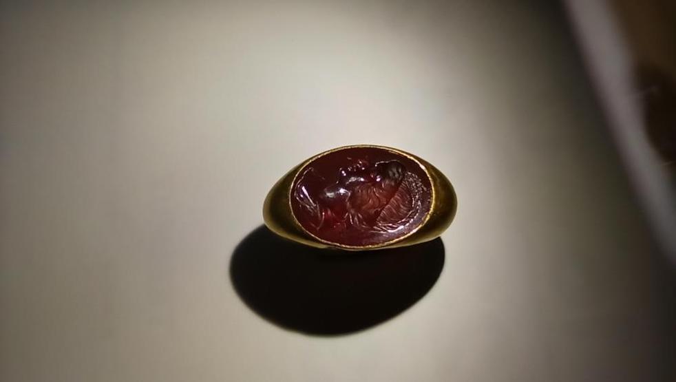 Çorumda 1500 yıllık altın yüzük ele geçirildi