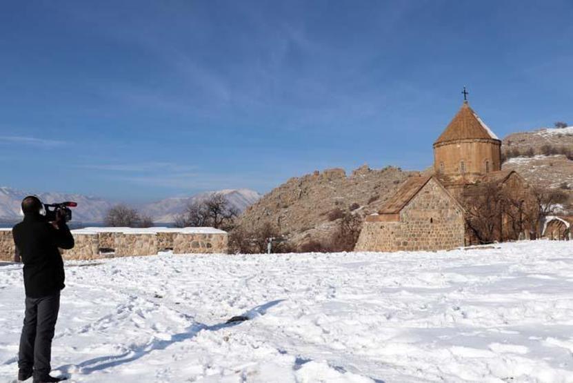Akdamar Adasında seyrine doyumsuz kış manzarası