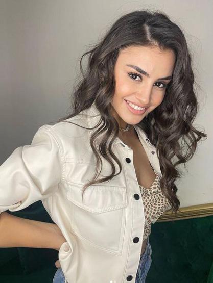 Hazal Çağlar sosyal medyayı salladı