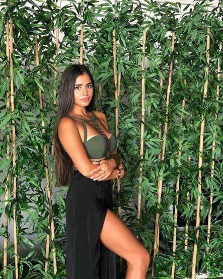 Hazal Çağlar sosyal medyayı salladı