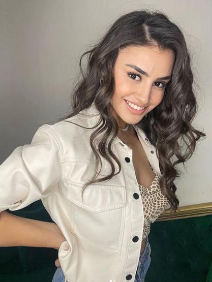 Hazal Çağlar sosyal medyayı salladı