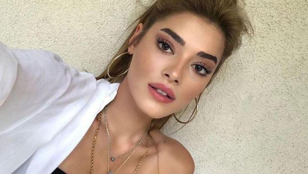 Simay Barlas sevgilisi ile pozunu ilk kez paylaştı