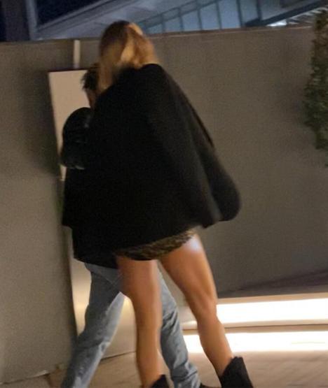 Kim der 43 yaşında diye Çağla Şıkelin damga vuran doğum günü kareleri