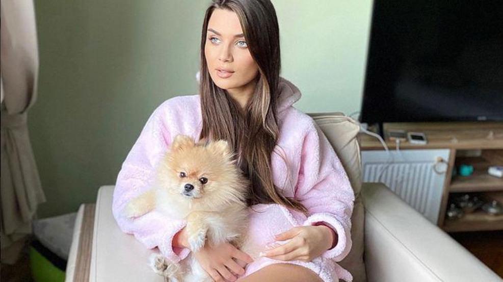 Duygu Özlenden köpeğine doğum günü partisi