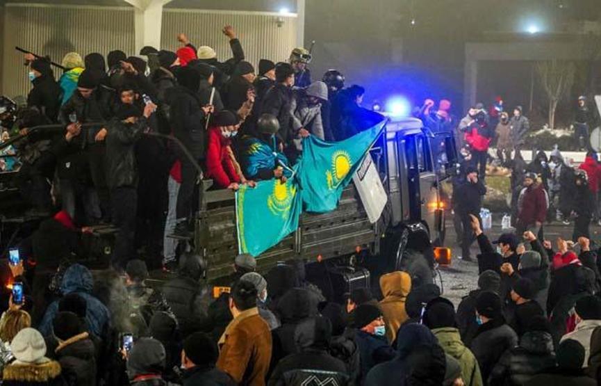 Kazakistanda tansiyon düşmüyor Rusya liderliğindeki askeri ittifak, birlik gönderdi