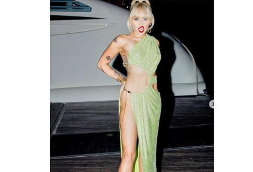 Kim Kardashian kıskançlık krizine girdi, Miley Cyrus’u takipten çıkardı