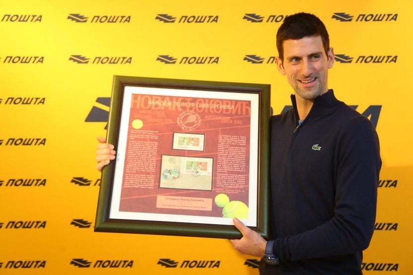 Djokovic, Kovid olduğunu söylediğinin ertesi günü maskesiz etkinliğe katıldı