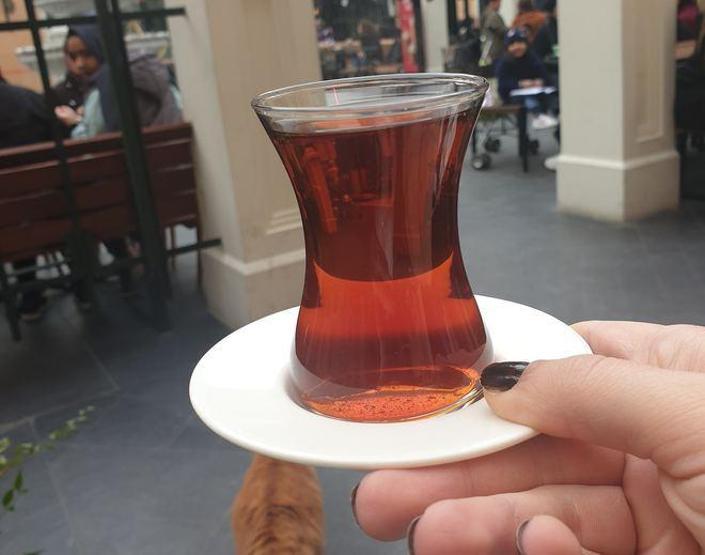 Çay demlerken yapılan bu hatalar sağlığa zarar veriyor