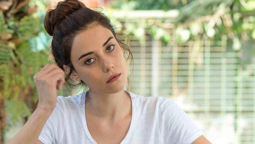 Cansu Dere ile Miles Chamley-Watson aşk mı yaşıyor