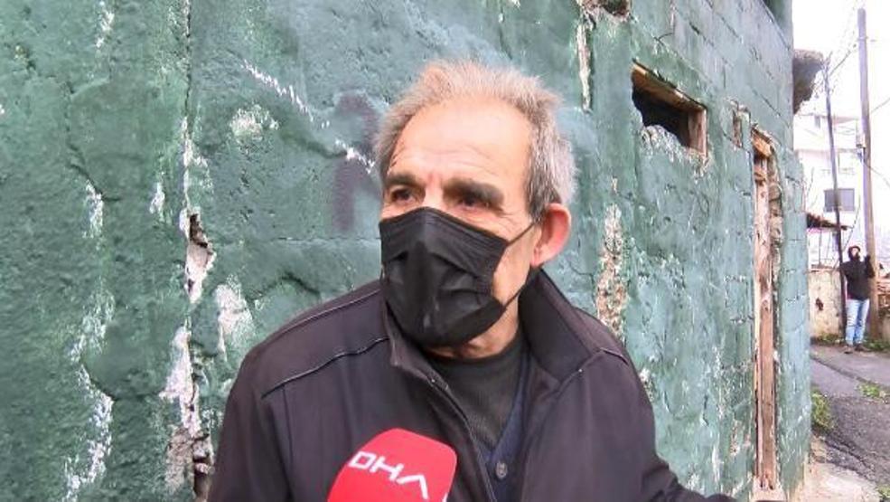 Su taşıyan kamyonet gecekondunun üzerine uçtu