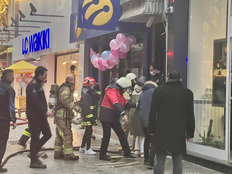 Gelinlik atölyesinde yangın çıktı