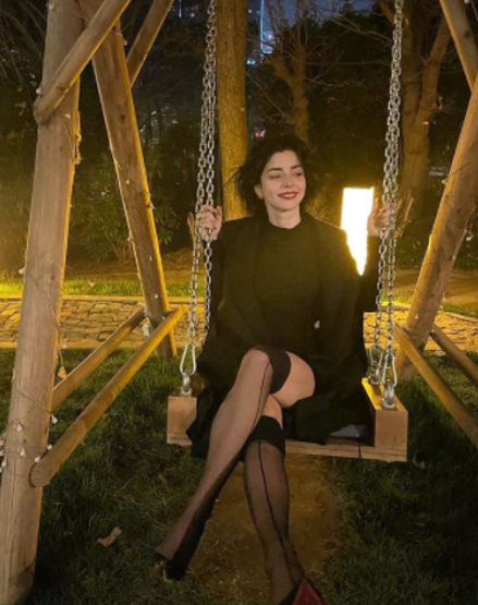 Merve Boluğurdan gündem olan pozlar Büyük ilgi gördü