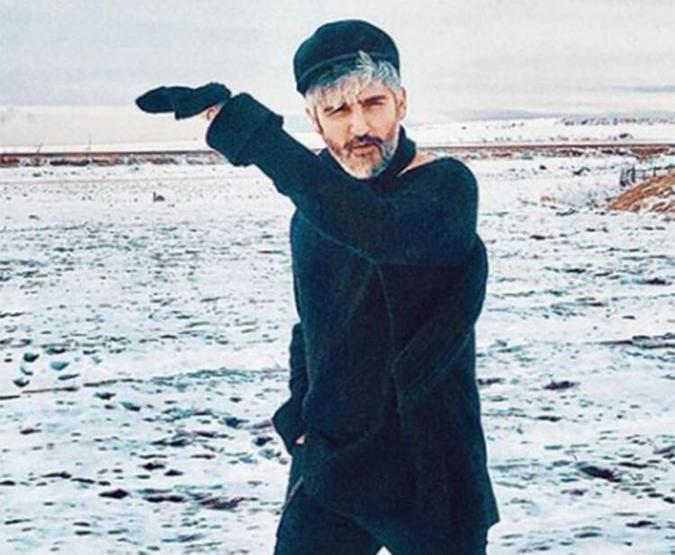Soğuğu bahane edip sahneye çıkmadığı iddia edilen Manuş Baba özür diledi