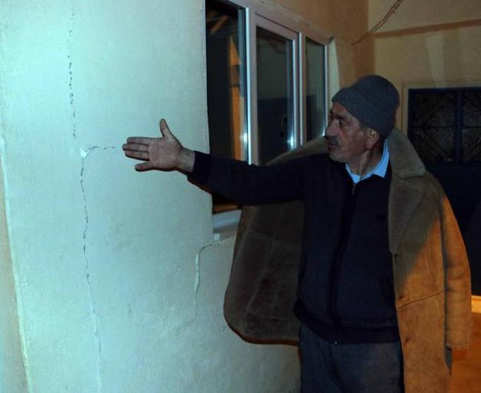 Kayseride 4.9 büyüklüğünde deprem: 21 artçı sarsıntı yaşandı