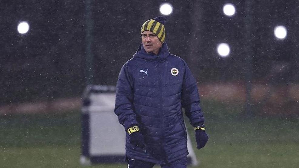 Son dakika... Fenerbahçeden iki bomba birden