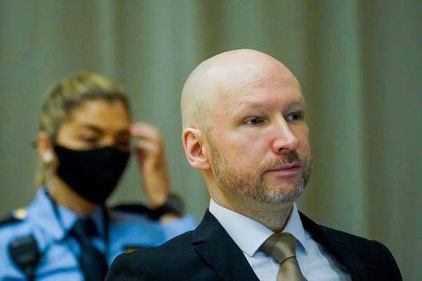 Norveç canisi, şartlı tahliye duruşmasına Nazi selamıyla çıktı