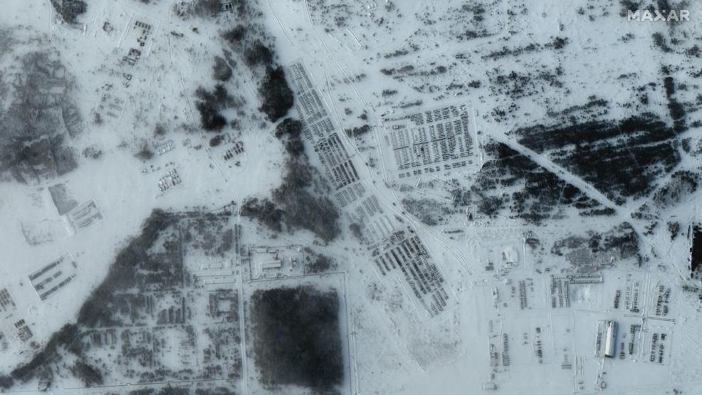 Ukrayna sınırına yakın Rus birlikleri uydudan görüntülendi