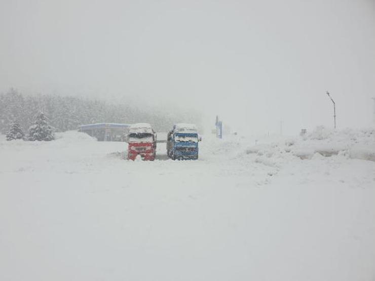 Konya- Antalya yolunda ulaşıma kar engeli