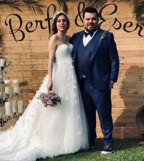 Eser Yenenlerin eşi Berfu Yenenlerden kötü haber